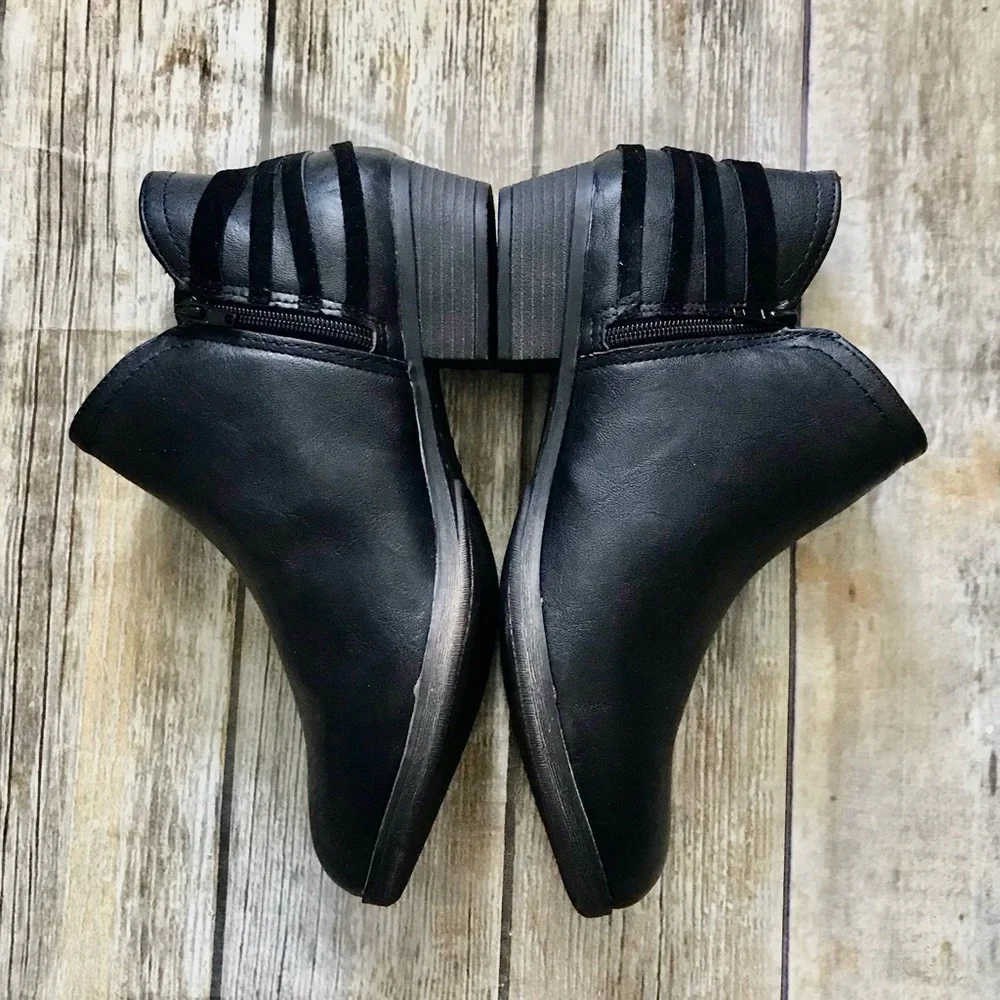 BARGAIN 2/$15 Black Boots Sz 11 - Picture 5 of 15